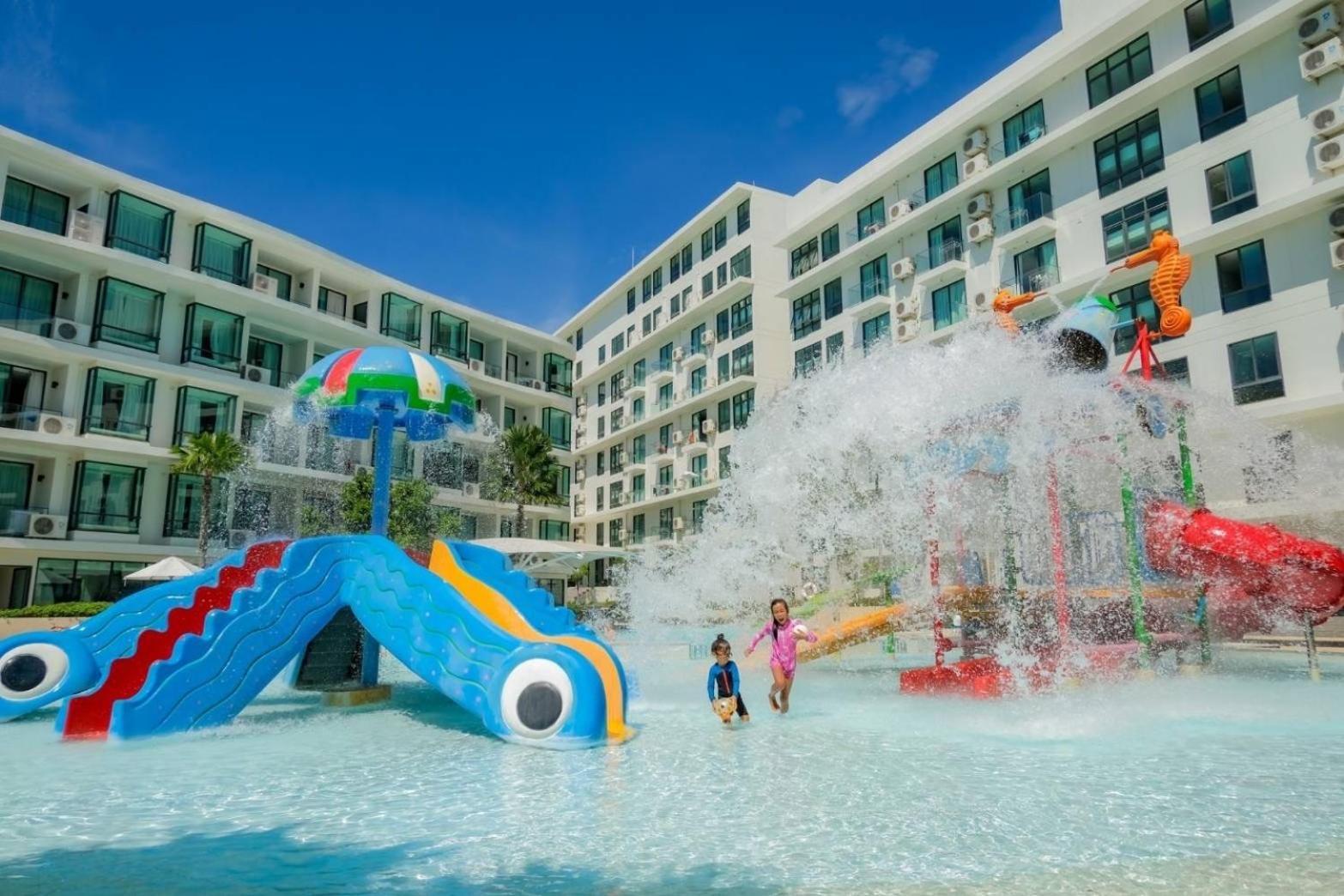 Wyndham La Vita Rawai Phuket Екстер'єр фото